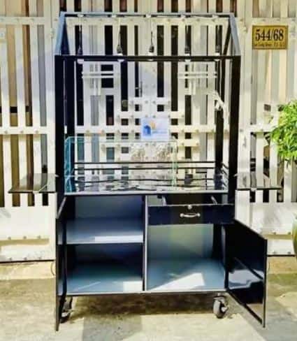 Xuong-san-xuat-xe-ban-hang-o-hoc-mon